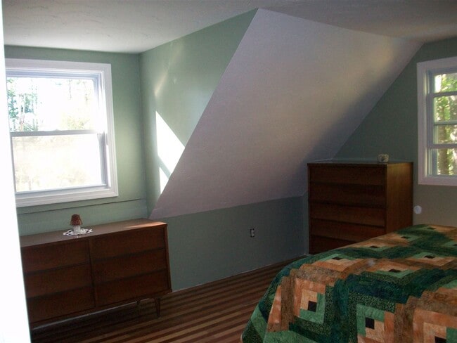 Building Photo - 355 New Hampton Rd