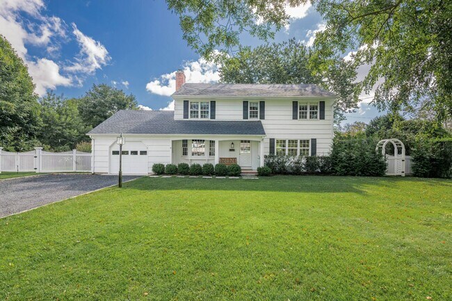 Building Photo - 18 S Rosko Dr