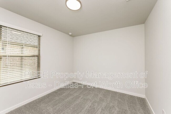 Building Photo - 3908 Edmondson Dr