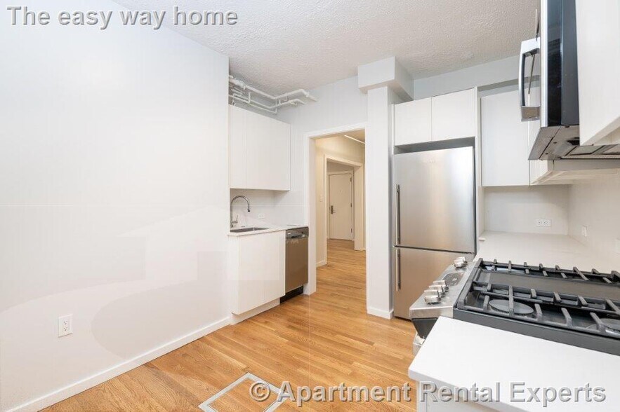 Building Photo - 19 Forest St