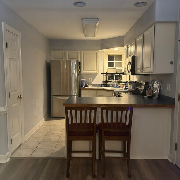 Building Photo - 285 Stoneridge Ct