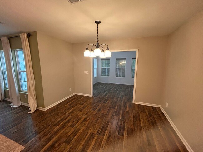 Building Photo - Amazing 3BR Townhome in The Pines at Charleston Park!
