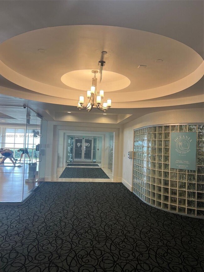 Building Photo - 16500 Collins Ave