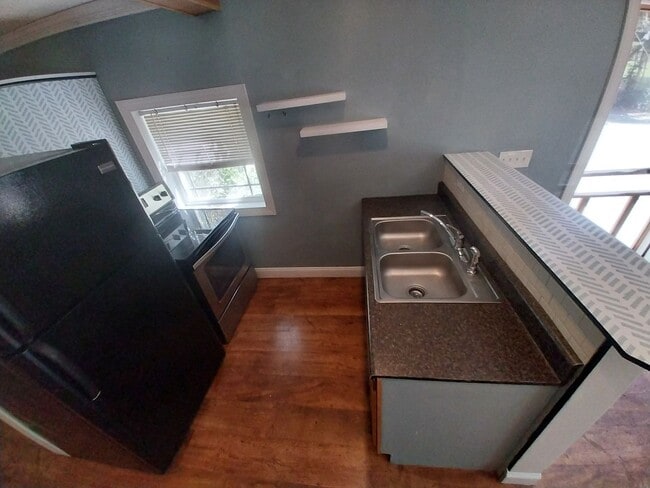 Building Photo - Cottage Apartment