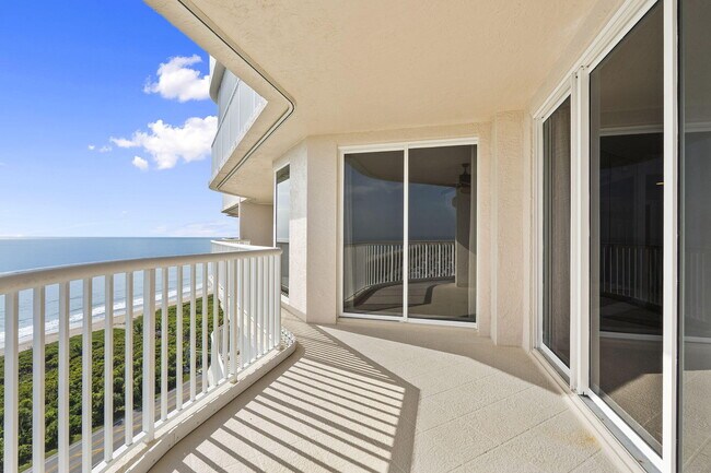 Building Photo - 5051 N Hwy A1A