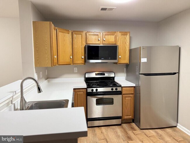 Building Photo - 1061 Gardenview Loop