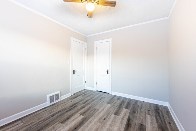 Building Photo - 8401 S Paulina St