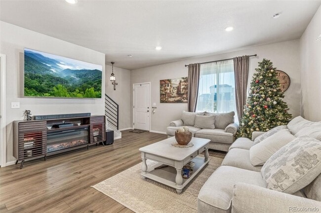 Building Photo - 5784 Dakan Lp