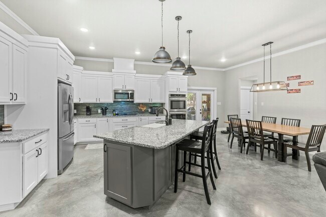 Building Photo - 15765 Salado Dr