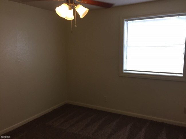 Building Photo - 3 br, 1 bath House - 4501 Aspen St