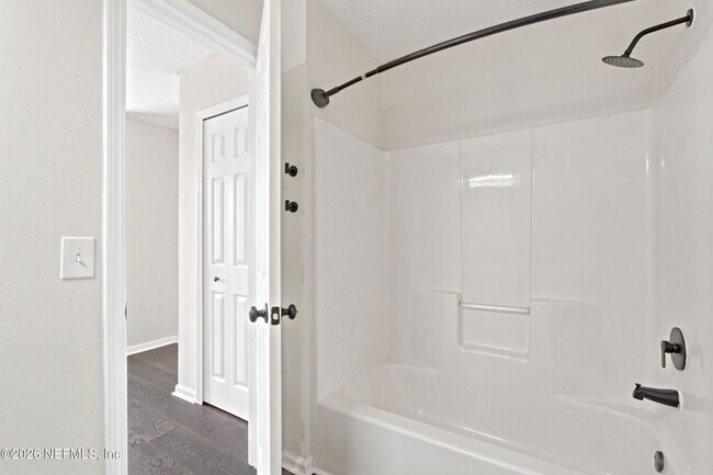 Building Photo - 577 Scrub Jay Dr