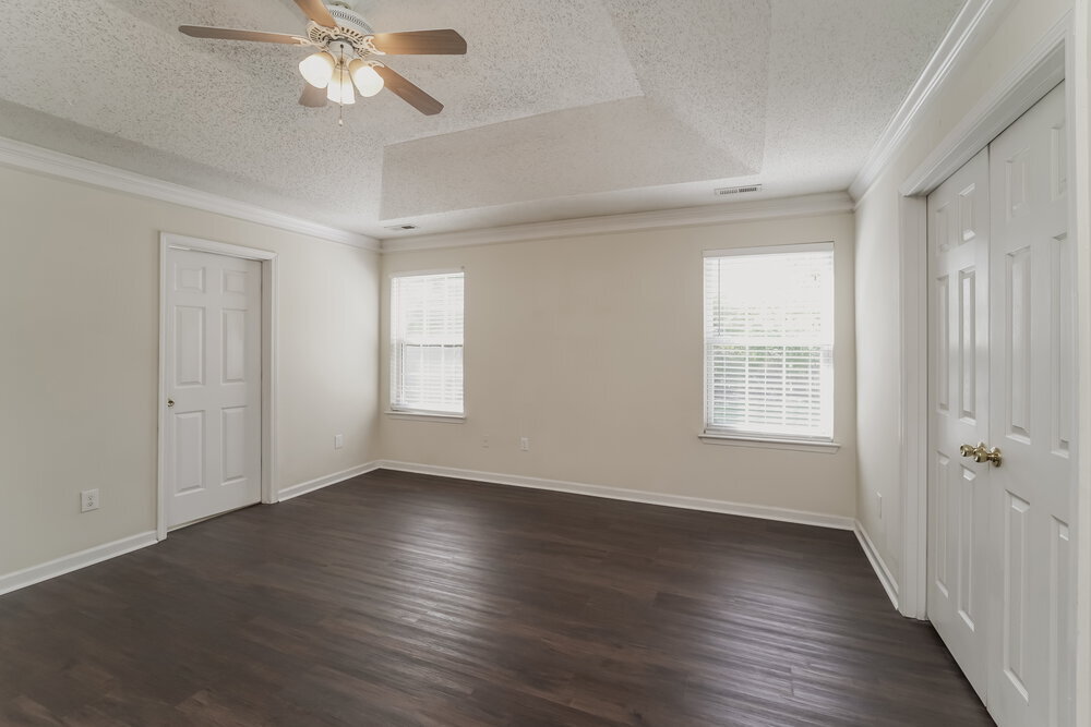 Building Photo - 5900 Hidden Meadow Ln