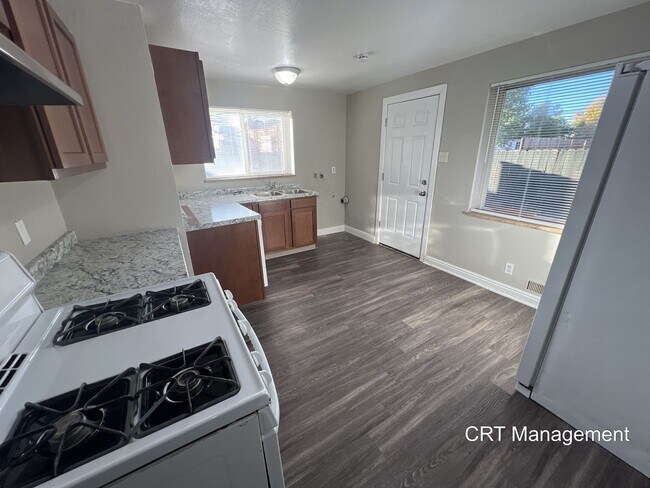 Building Photo - Freshly Updated 3-Bedroom, 1-Bathroom