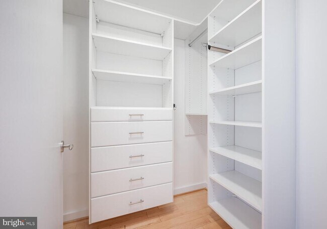 Building Photo - 1881 N Nash St