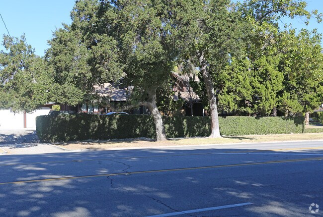 Building Photo - 1185 E Orange Grove Blvd