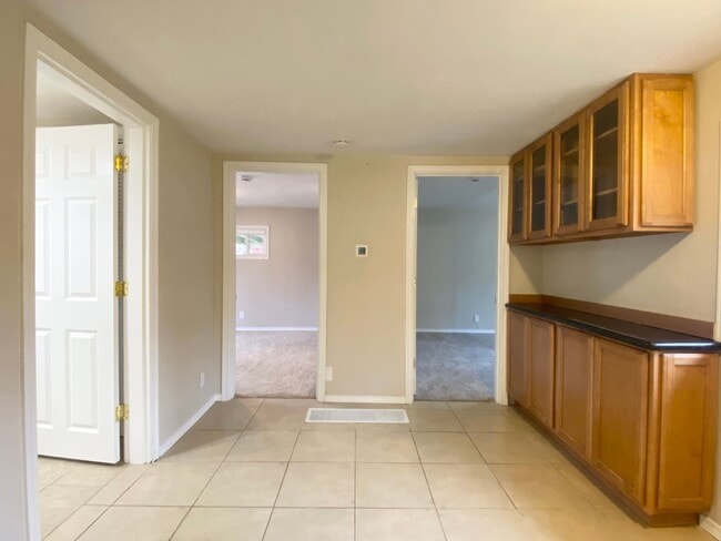 Building Photo - DOWNTOWN Covington home w/ basement