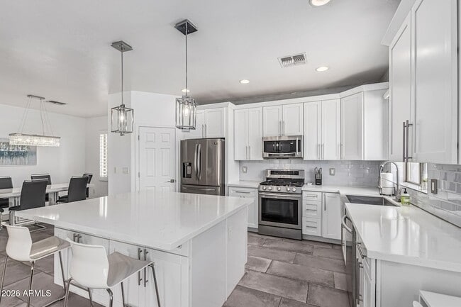 Building Photo - 3777 E Vallejo Dr