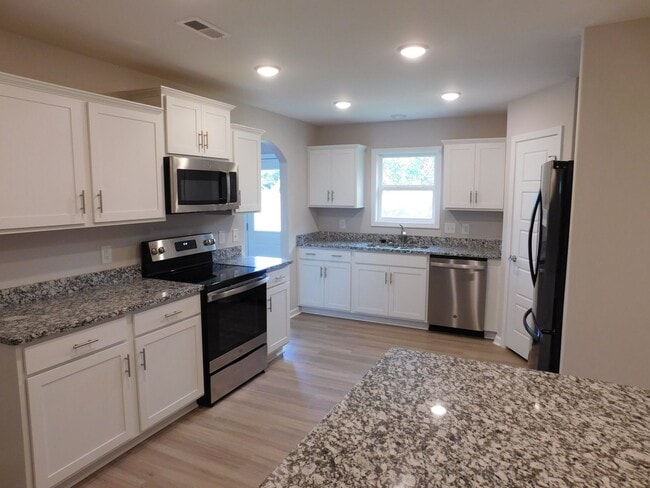 Building Photo - 500 Odham Ln