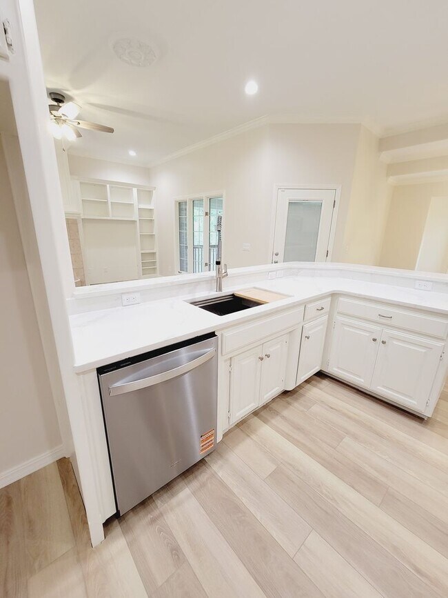 Building Photo - Lots Of New in Marlborough Manor w/ 3 Car Garage