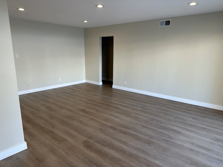 Living Room - 21035 Bryant St