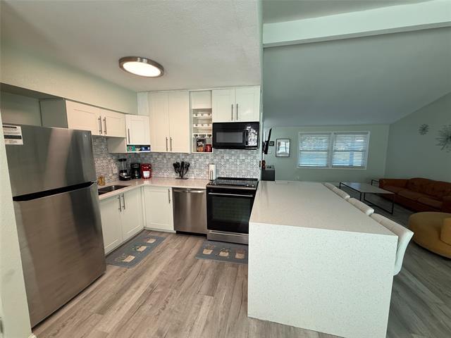 Building Photo - 817 Loganwood Ave