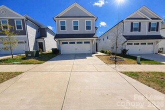 Building Photo - 11154 Woodland Crk Wy