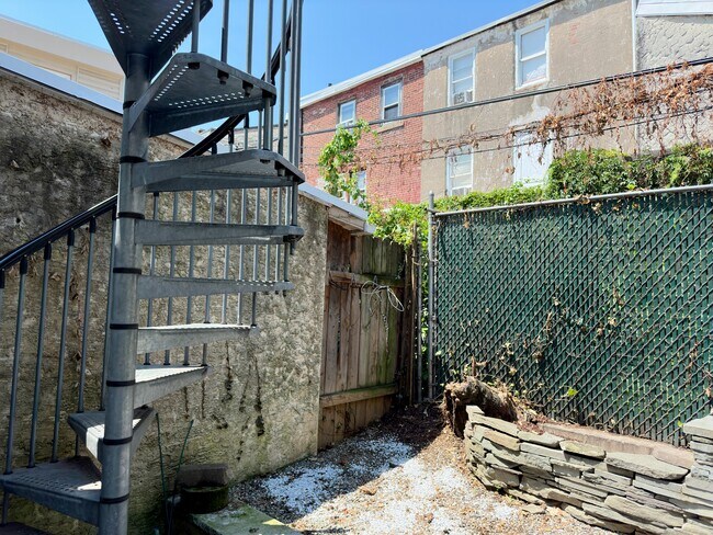 Building Photo - 1232 N Hancock St