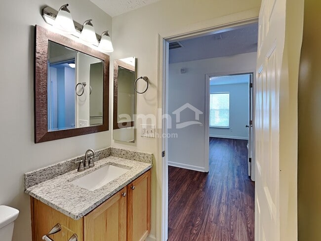 Building Photo - 257 Bannock Dr