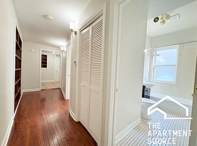 Building Photo - 4013 S Calumet Ave
