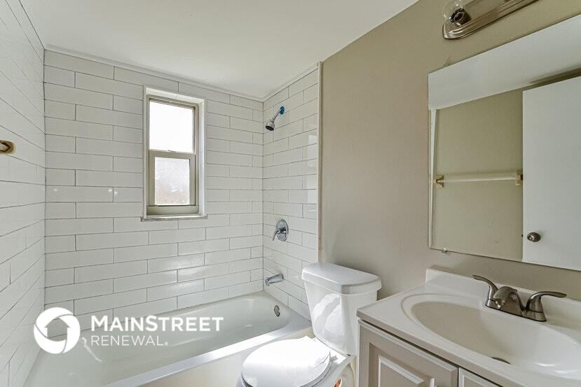 Building Photo - 6212 Chinaberry Dr