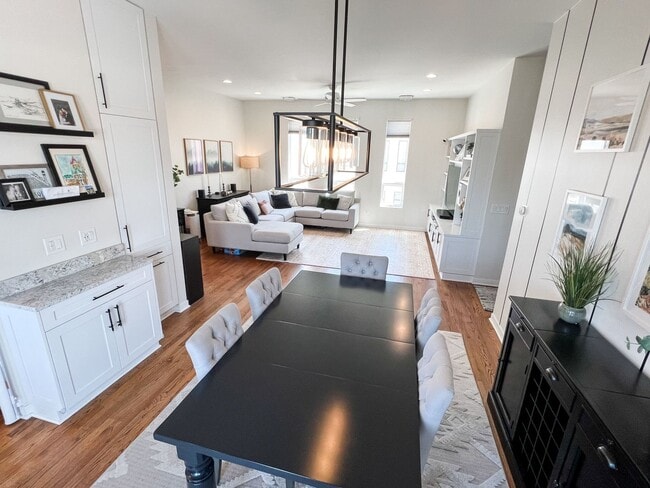 Building Photo - 2065 N Kedzie Blvd