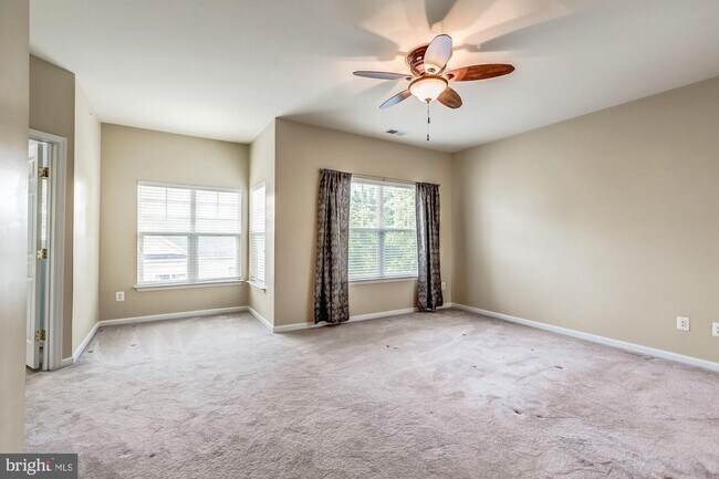 Building Photo - 8844 Song Sparrow Dr