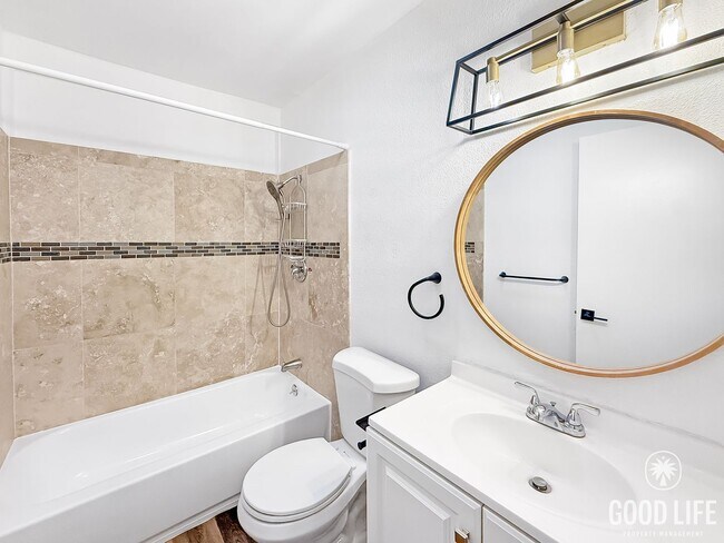 Building Photo - Updated 4B 2BA Home in Paradise Hills w/ S...