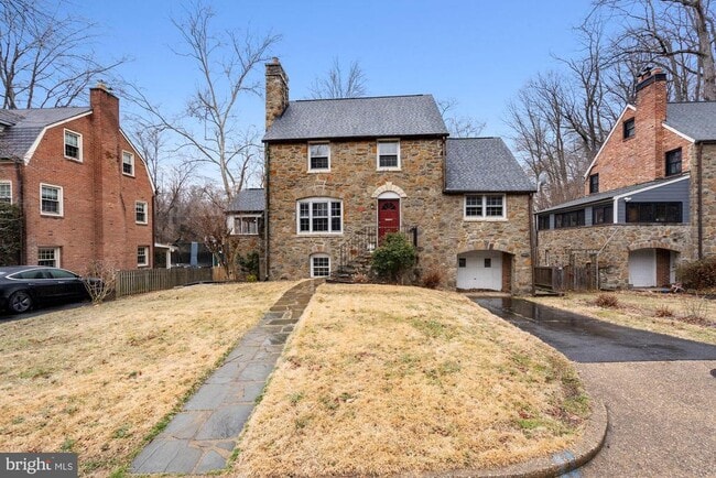 Building Photo - 3209 19th Rd N