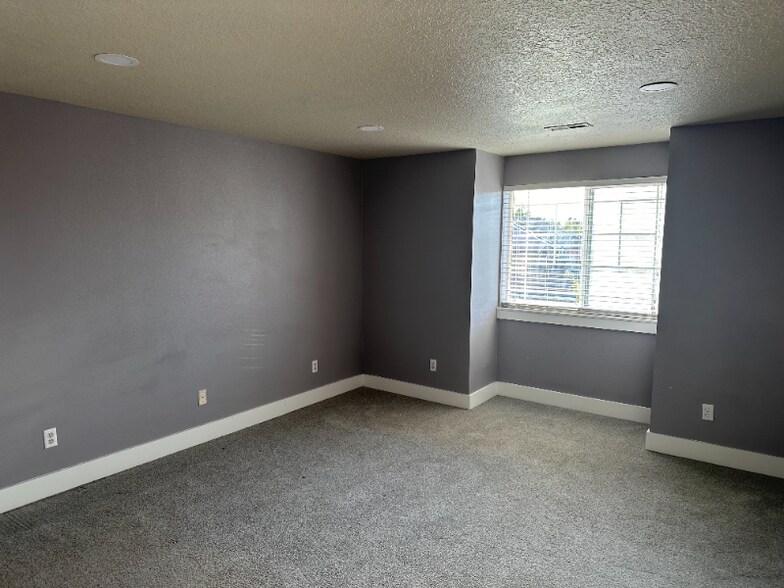 Building Photo - 14038 SE Summerfield Loop