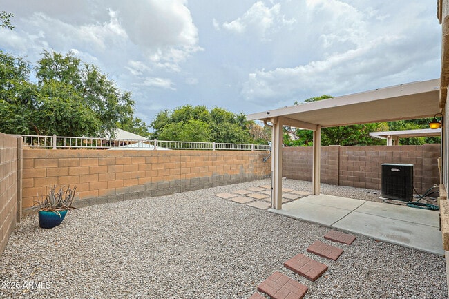 Building Photo - 8792 W Pershing Ave