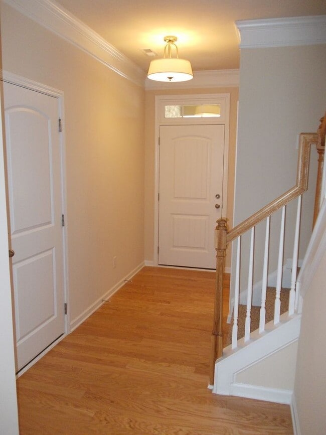 Building Photo - 3 Bed 2.5 Bath 2 story townhome in Christe...