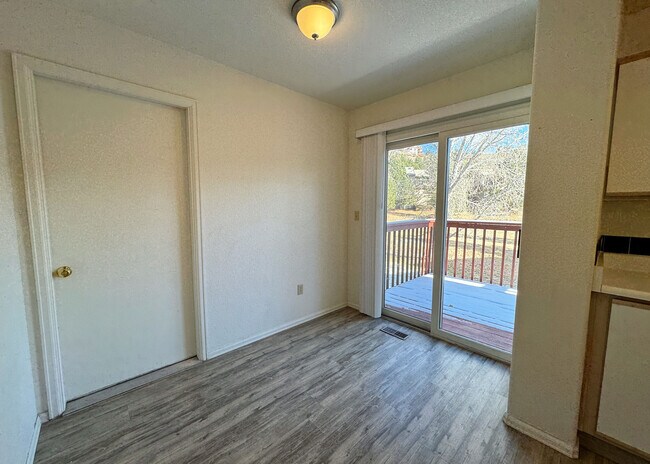 Building Photo - 6913 Yellowpine Dr