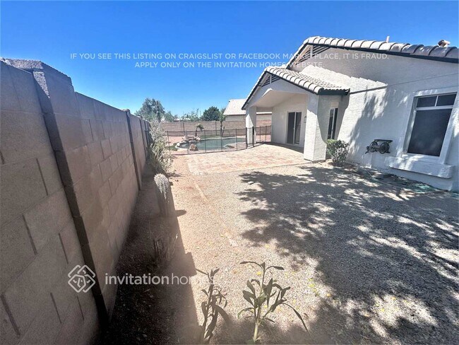 Building Photo - 8820 N 44th Ln