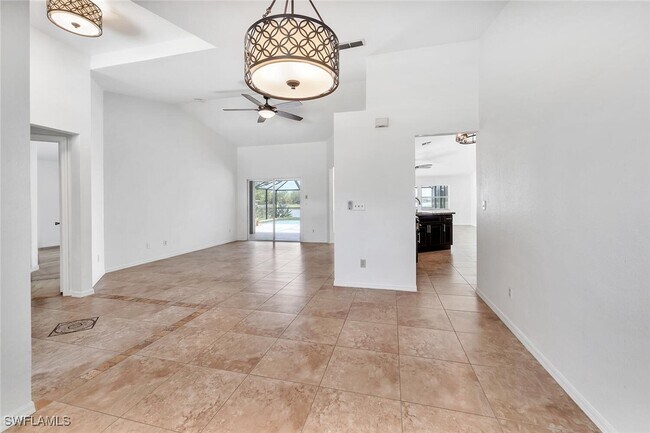 Building Photo - 1094 Grove Dr