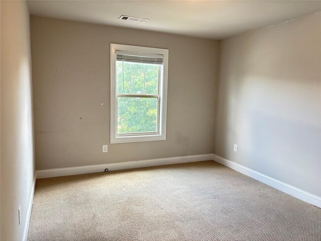 Building Photo - 5800 Arbor Green Cir