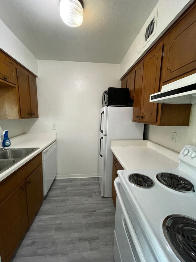 Building Photo - 1500 Woodhead St