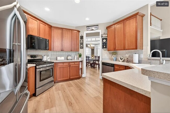 Building Photo - 5 Bed 4 Bath Multi Family House