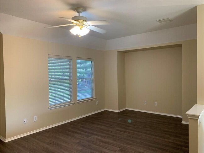 Building Photo - 3234 Brook Arbor Ln
