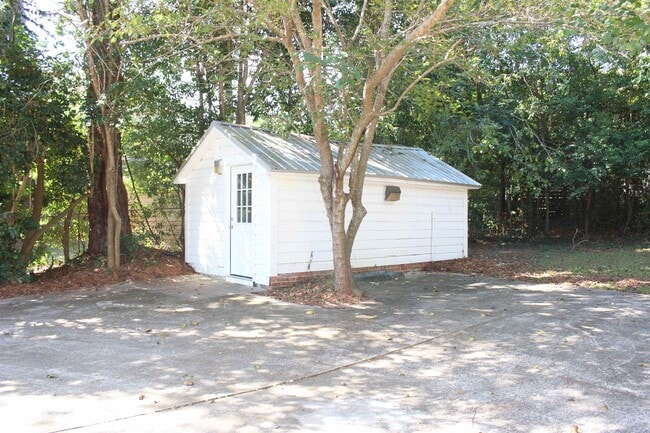 Building Photo - 1416 N Adams St