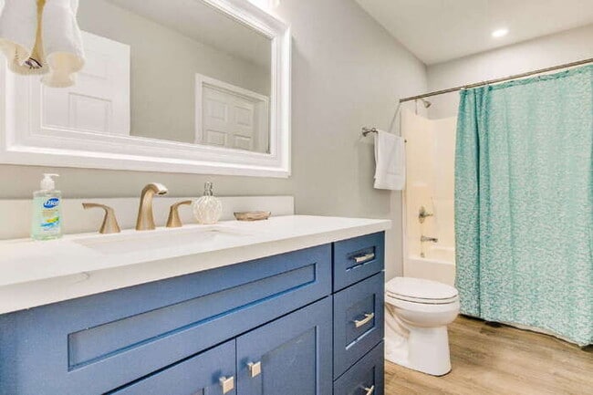 Building Photo - Charming 3-Bedroom, 2-Bath Home Near Downtown Pensacola