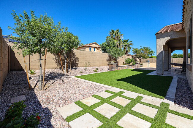 Building Photo - 15626 W Campbell Ave