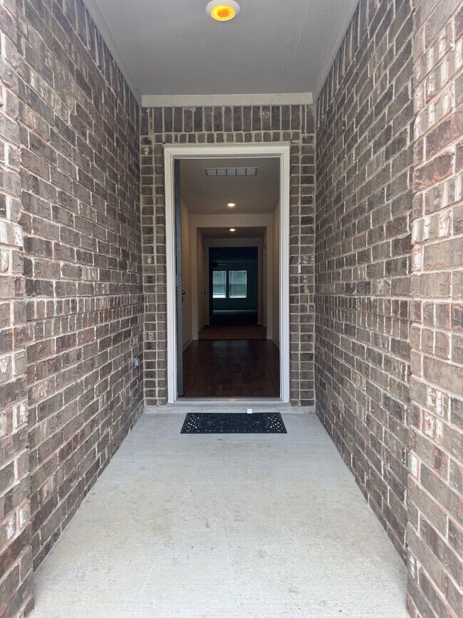 Building Photo - Coming Soon! Modern & Roomy 1 Story 4/2 in...