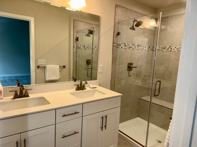 Master Bath - 8 Owen Ct