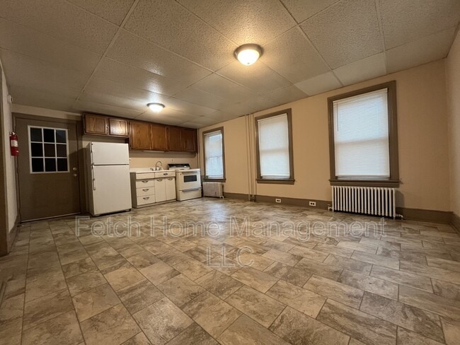 Building Photo - 521 Lehman St